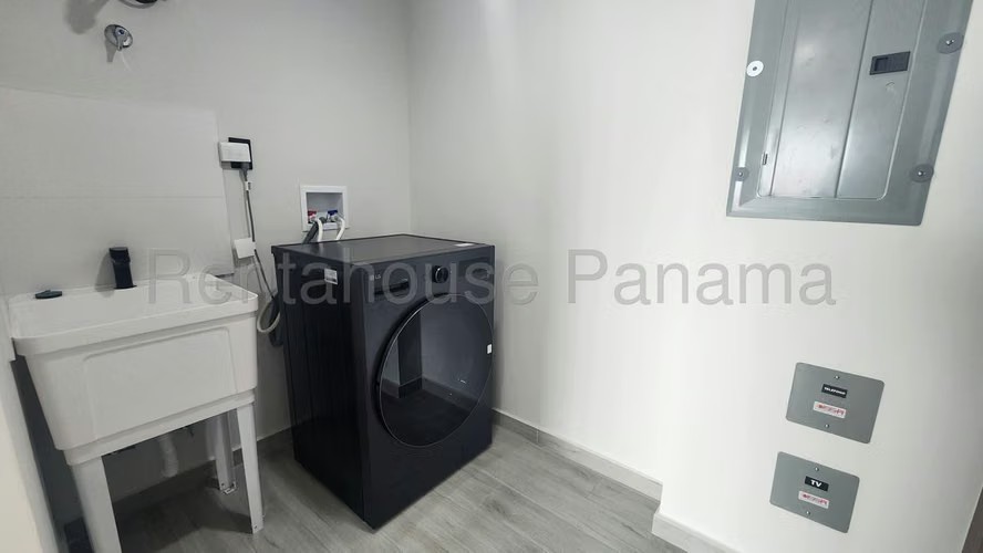 Listing photo 6